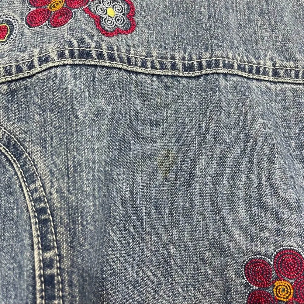 Osh Kosh BGosh, Denim Embroidered Jacket. Size 12 Mo. In good used condition!